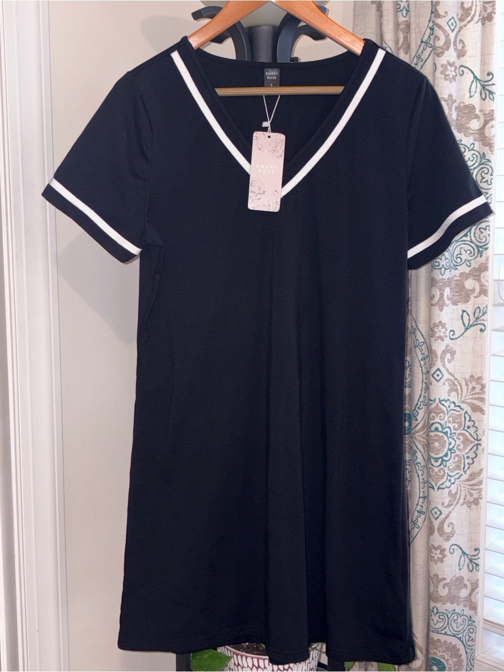 Emery Rose V-Neck Contrast Ribbon Knit T-Shirt Dress, Women’s Large